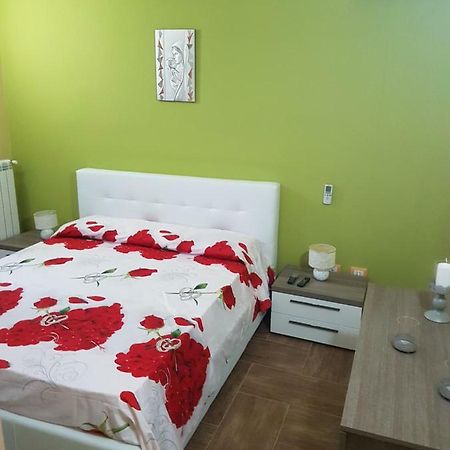פיצו Appartamento Marinella מראה חיצוני תמונה