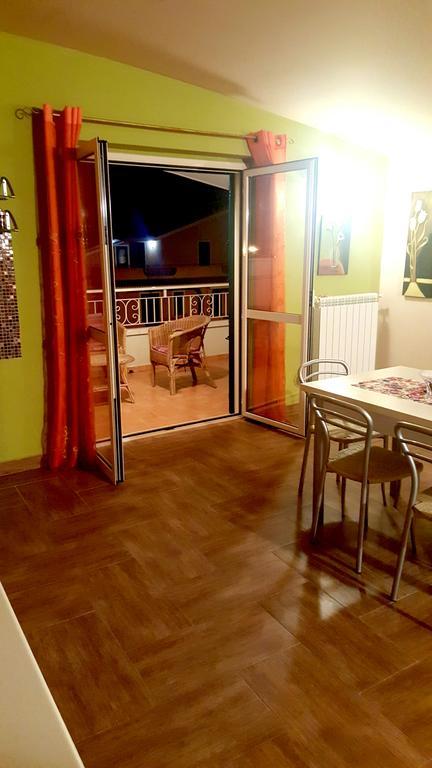 פיצו Appartamento Marinella מראה חיצוני תמונה